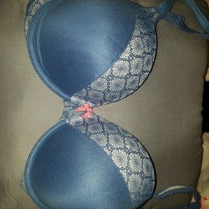 Victorias secret 34DDD bra